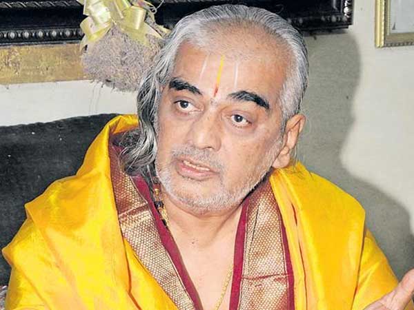 రమణ దీక్షితులు అమిత్షా ను కలిస్తే తప్పా