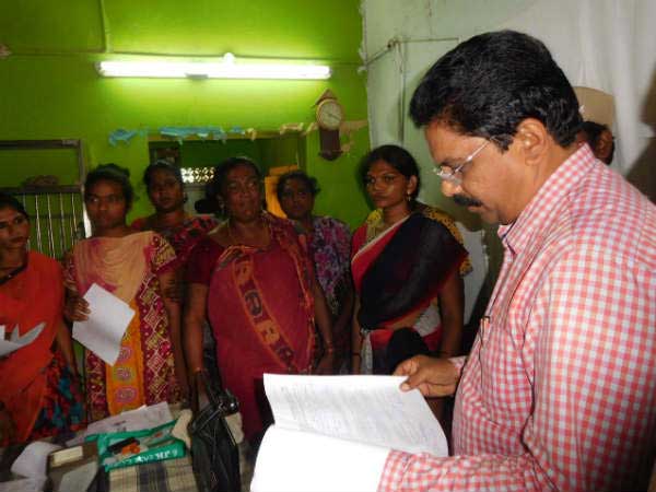 200 మందికి...గుర్తింపు పత్రాలు