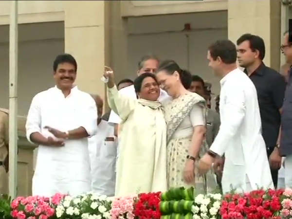 ఉత్సాహంగా సోనియా, మాయావతి, మమత