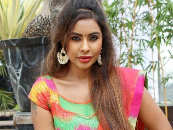 అక్కడే సందిగ్ధత