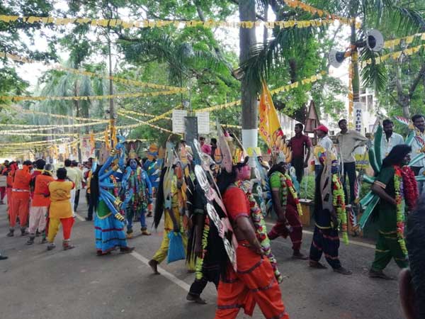 వేదిక...ఏర్పాట్లు
