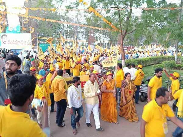 వేసవిలో...రాజకీయ వేడి