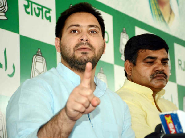 Tejaswi meets Governor, stakes claim to form government in Bihar Tejaswi meets Governor, stakes claim to form government in Bihar