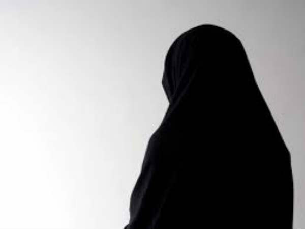 Thief in the hijab in Guntur... Thief in the hijab in Guntur...