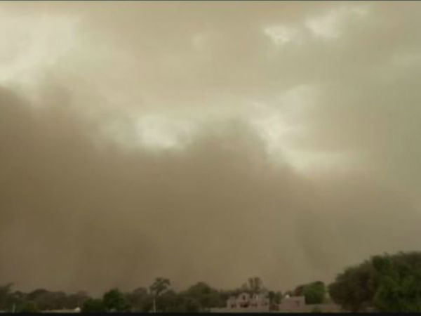 Thunderstorm: Severe dust storm hits Delhi NCR region; IMD issues alert for 15 states Thunderstorm: Severe dust storm hits Delhi NCR region; IMD issues alert for 15 states