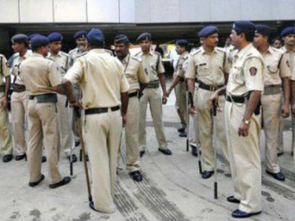 Police Recruitement Board Releases Notification For SIs And Constables In Telangana Police Recruitement Board Releases Notification For SIs And Constables In Telangana