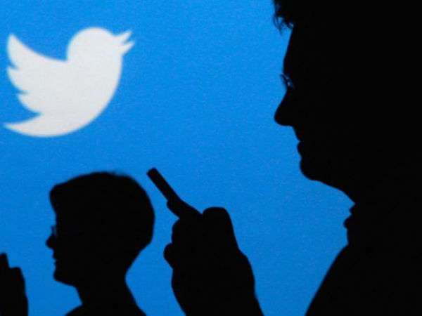 Twitter urges users to change unmasked passwords Twitter urges users to change unmasked passwords