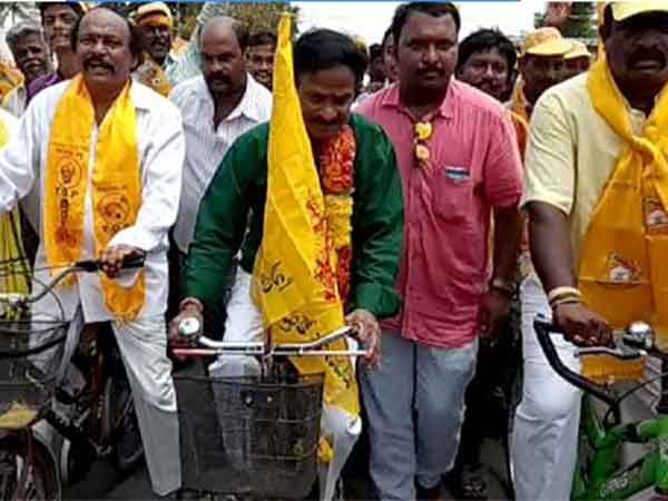 venu madhav cycle rally for AP special status venu madhav cycle rally for AP special status