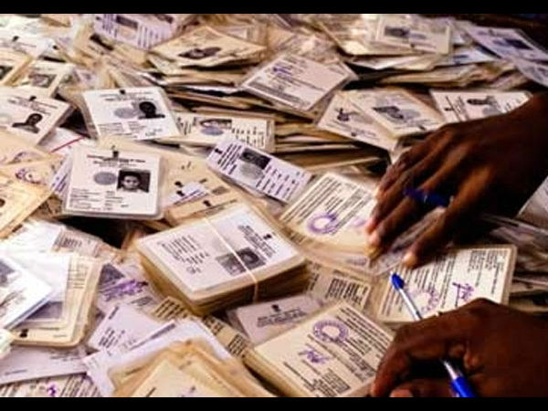 Karnataka polls 2018: Election Commission confirms seizure of 9,746 voter ID cards, orders probe Karnataka polls 2018: Election Commission confirms seizure of 9,746 voter ID cards, orders probe