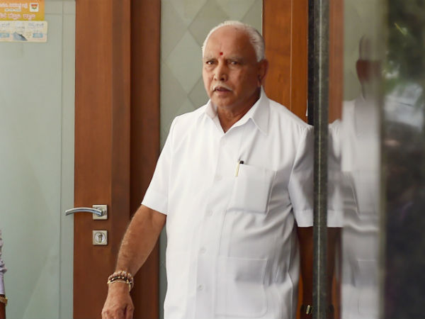 గుమస్తాగా ప్రారంభమైన జీవితం