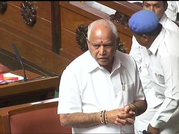 సీఎం చేతిలో లేఖ