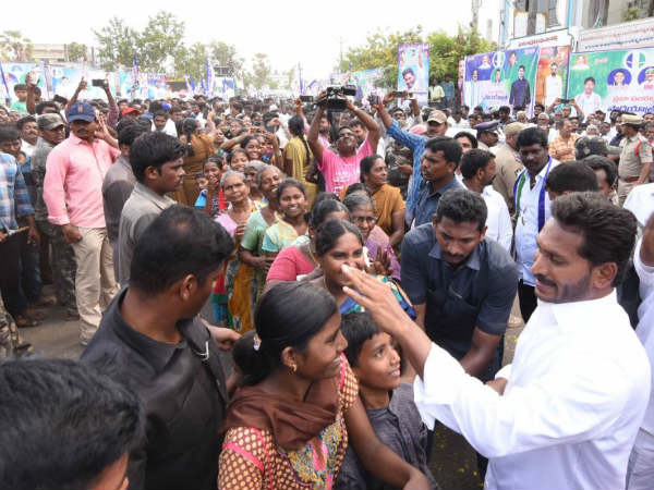రాక్షసత్వంతో పట్టపగలే పరిటాల రవిని కాల్చి చంపారు