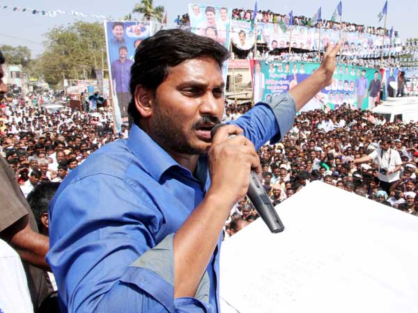 బీసీలు జడ్జిలు కాకూడదంటూ చంద్రబాబు లేఖలు