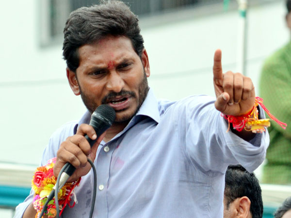 చాలా వల్గర్గా మాట్లాడుతున్నాడని జగన్పై బాబు ఆగ్రహం