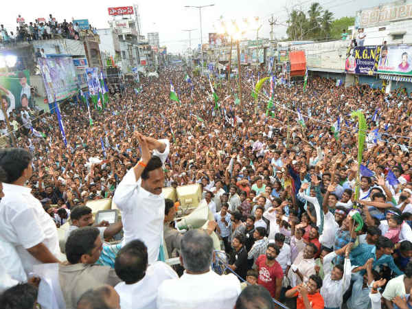 బాబు గ్రాఫ్ పడిపోయింది, వైసీపీ గ్రాఫ్ పెరిగింది