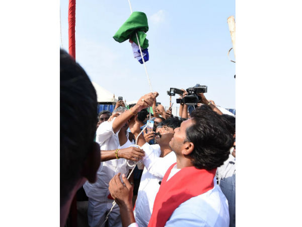 ఏ రాష్ట్రానికి హోదా ఇవ్వలేదు