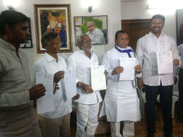 ఏపీ స్పీకర్ పార్టీ మారిన ఎమ్మెల్యేలపై చర్యలు తీసుకోవడం లేదే?