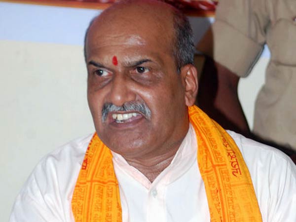Ram Sene chief Pramod Muthalik likens Gauri Lankesh to a dog Ram Sene chief Pramod Muthalik likens Gauri Lankesh to a dog