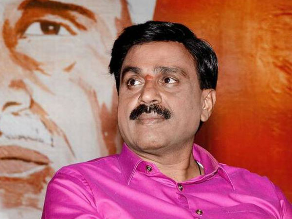 నా డబ్బులు...తిరిగి ఇచ్చేయాలి