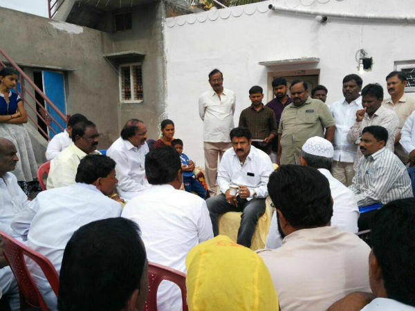 మహిళను మెచ్చుకున్న బాలకృష్ణ