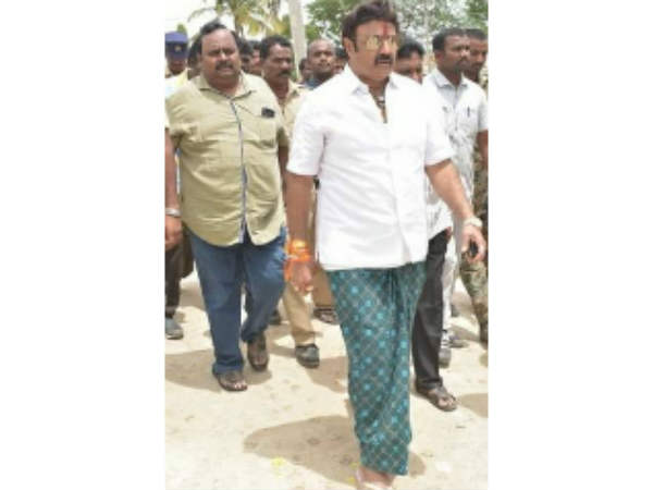 బుద్ధి చెప్పాలి