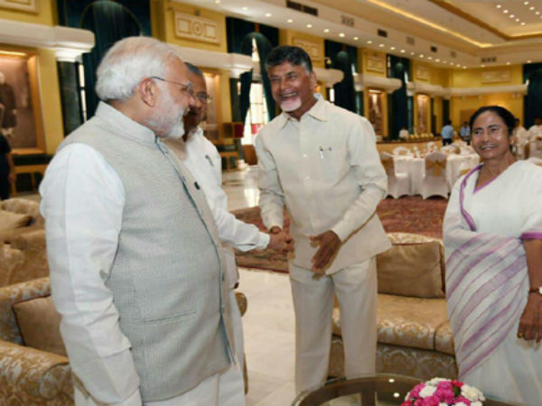 Chandrababu, who greeted Modi with smile: TDP leaders blamed on the center Chandrababu, who greeted Modi with smile: TDP leaders blamed on the center