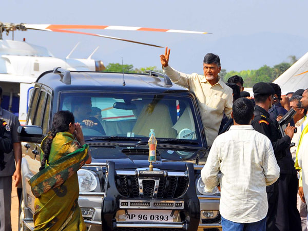TDP leader expressed dissatisfaction in front of Chandrababu Naidu TDP leader expressed dissatisfaction in front of Chandrababu Naidu