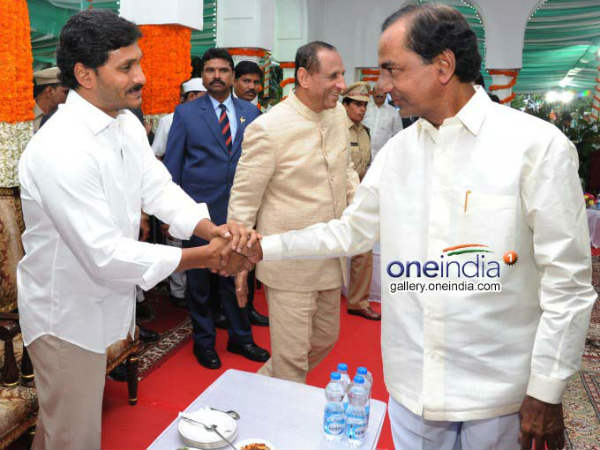 కేసీఆర్, జగన్ తీసుకునే నిర్ణయాలతో ప్రజలకు ఓ స్పష్టత వచ్చే అవకాశం..