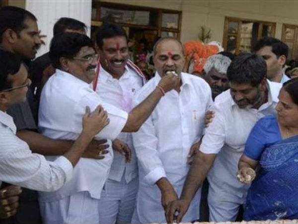 వైయస్ లాంటి నేత లేరు
