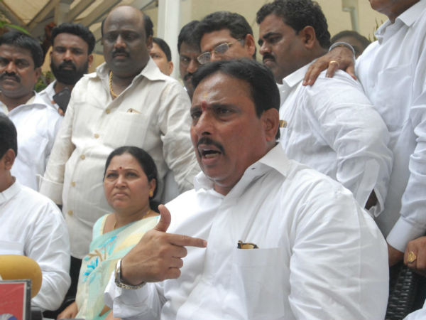 ఎదగనీయడం లేదు.. సత్తా ఏంటో చూపిస్తాం