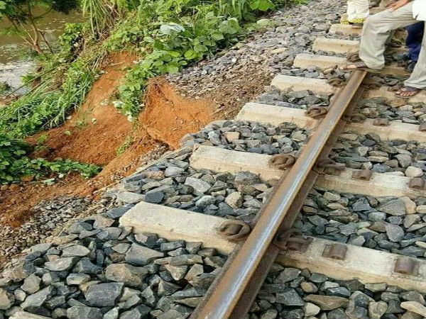 Father, Daughter duo avert major train accident, Save 2000 Lives in Tripura! Father, Daughter duo avert major train accident, Save 2000 Lives in Tripura!