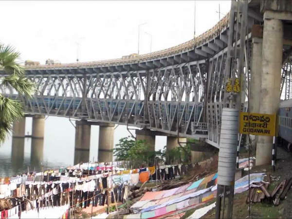 లాజికల్ ఆన్సర్స్...పోలీసులు ఓకే