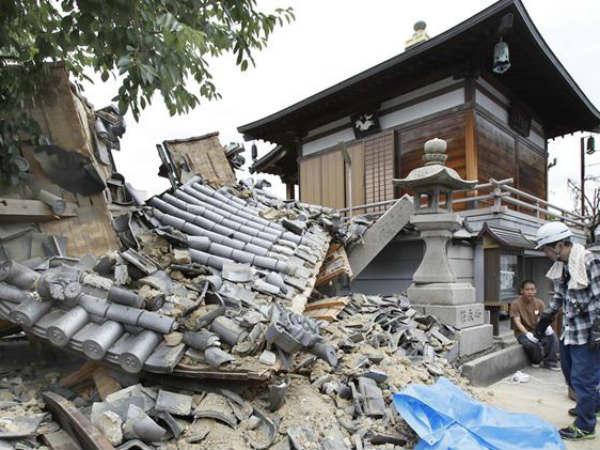 At least three people killed, several injured after strong earthquake rattles Osaka area At least three people killed, several injured after strong earthquake rattles Osaka area