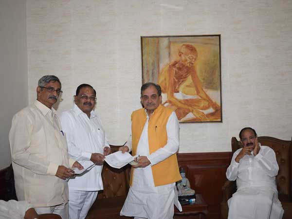 వెంకయ్యతో చర్చలు
