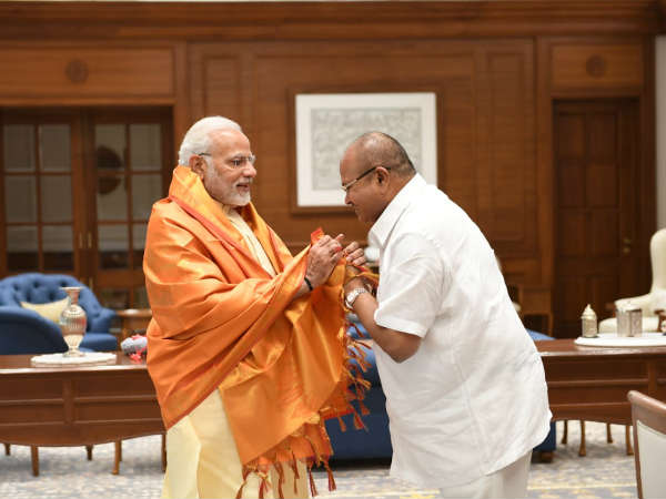 మోడీ కట్టుబడి ఉన్నారు
