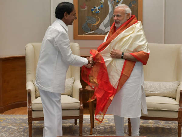KCR meets PM Modi, raises issues concerned to Telangana KCR meets PM Modi, raises issues concerned to Telangana