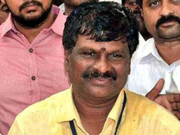 ఆ ఇద్దరినీ కలిపింది...ఈయనే