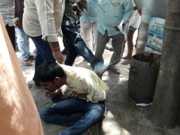Jilted lover slashes girls throat in Karimnagar Jilted lover slashes girls throat in Karimnagar