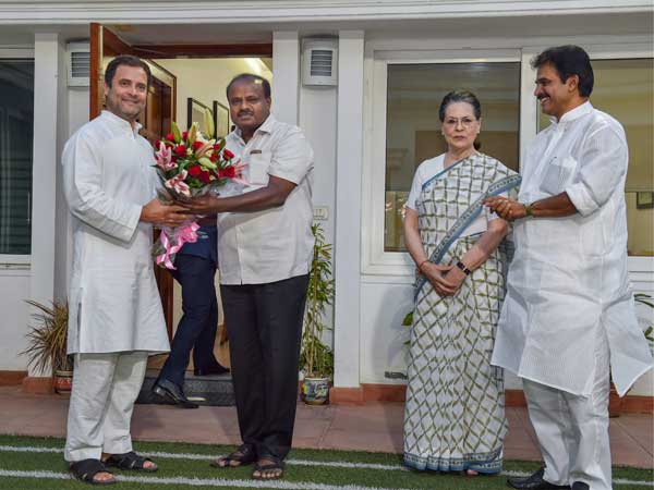 కాంగ్రెస్ 12, జేడీఎస్ 8
