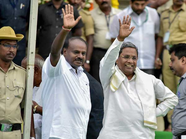అసమ్మతి నేతలు