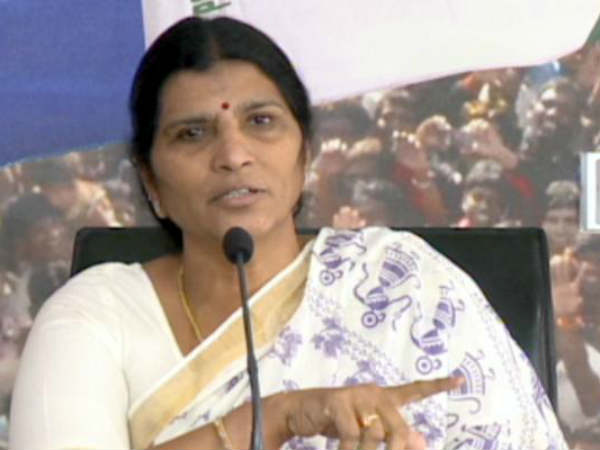 ysrcp ledar lakshmi parvathi fires ttd for ornaments issue ysrcp ledar lakshmi parvathi fires ttd for ornaments issue