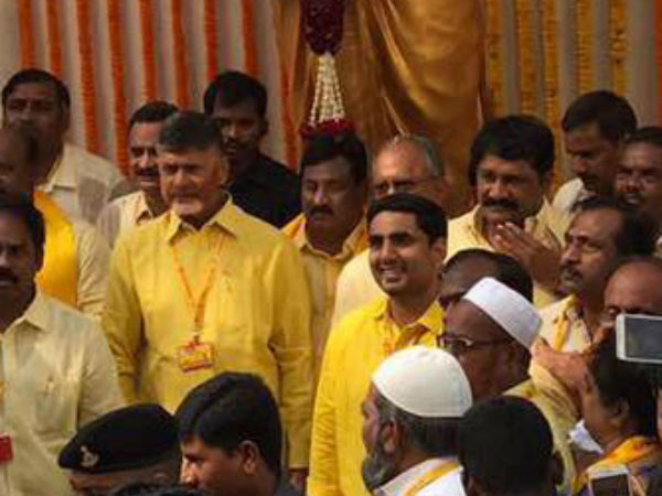 పవన్ దూరం...విమర్శలు