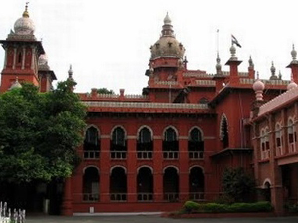 split verdict on disqualified MLAs gives temporary relief to Palani govt split verdict on disqualified MLAs gives temporary relief to Palani govt