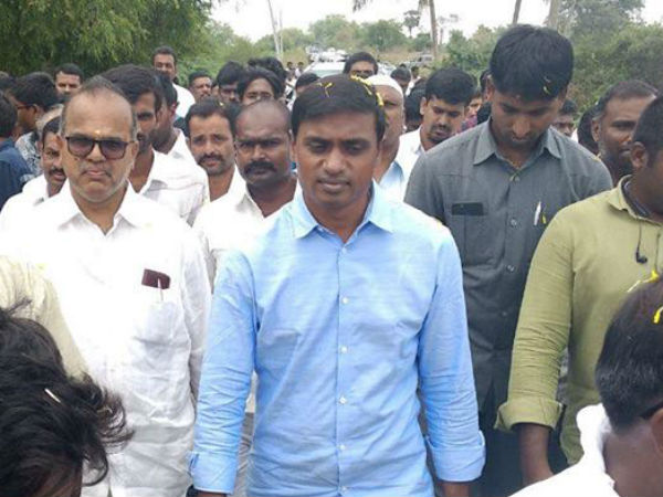 ఓటుకు నోటు తర్వాత హైదరాబాద్ నుంచి పారిపోయారు
