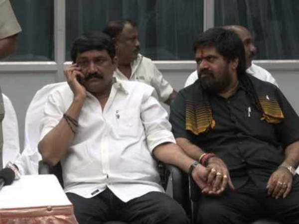 ముదిరిన...విభేదాలు