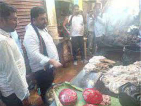 మరి తనిఖీలు...తూతూ మంత్రమే