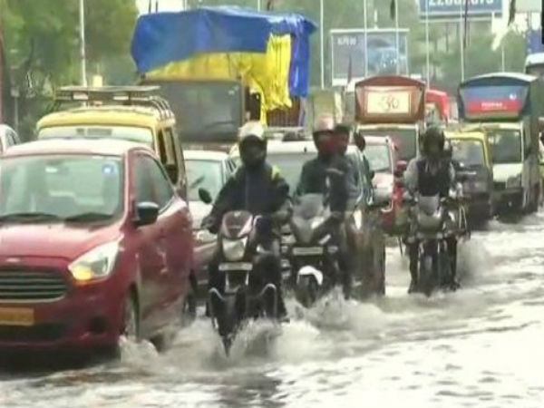 భారీ వర్షాలకు ముంబై అతలాకుతలం