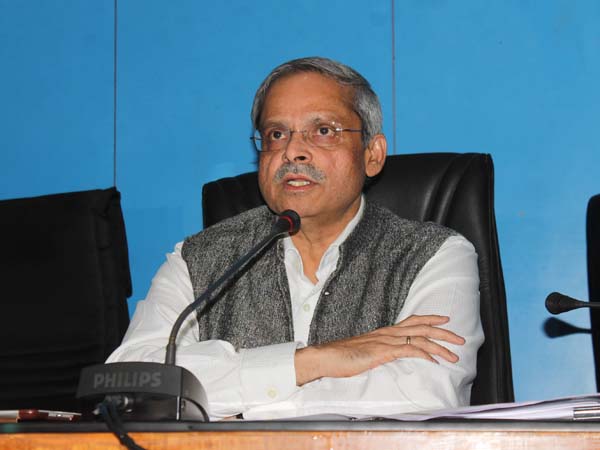 పరకాల ప్రభాకర్ రాజీనామాకు కారణం జగనేనా?