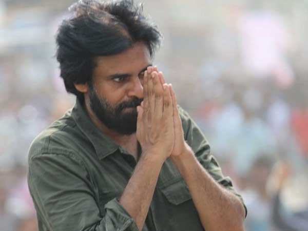పవన్ కళ్యాణ్కు బహూకరణలు