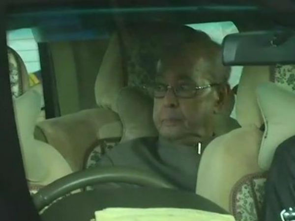 Pranab Mukherjee reaches Nagpur to attend RSS event tomorrow Pranab Mukherjee reaches Nagpur to attend RSS event tomorrow